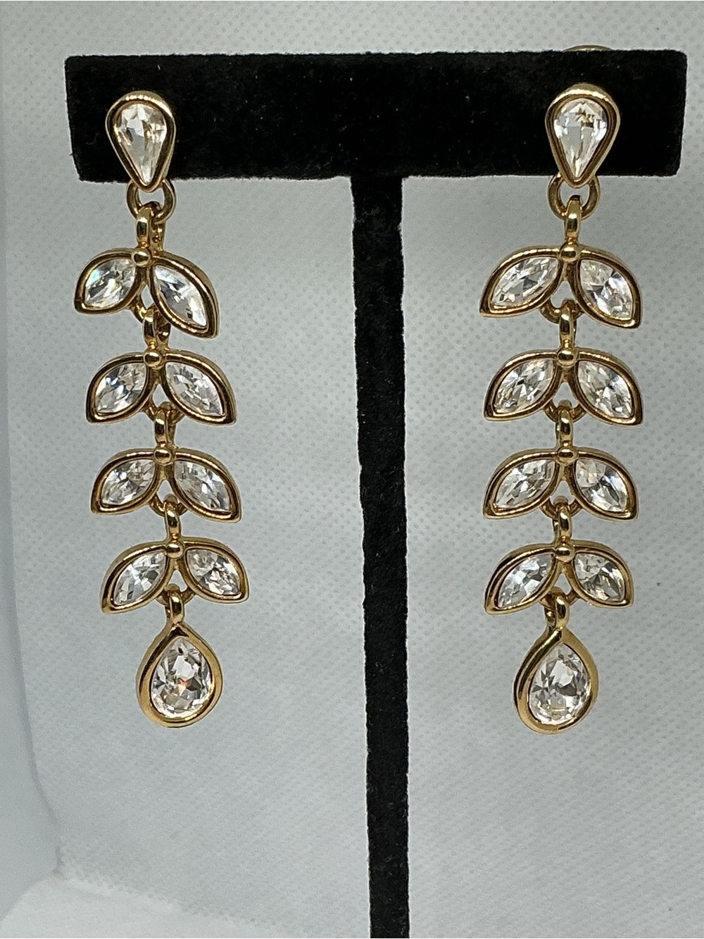 VTG Rhinestone Earrings Gold Tone Leaf Vine Dangle Marquise & Pear Crystal Drop